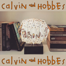 Load image into Gallery viewer, CALVIN HOBBES COLLAPSIBLE ORIGAMI TABLE LAMP
